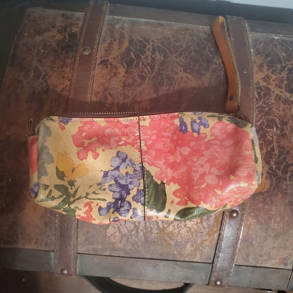 Floral Patricia Nash Wristlet - Picture 8 of 11